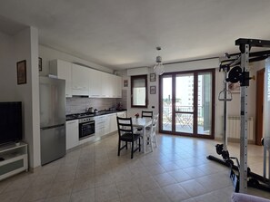 Dining tables - Francis Family Home (Roma)