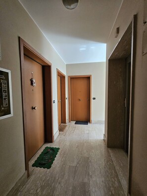 Interior - Francis Family Home (Roma)