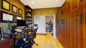 Interior - World Cup Base: 15 Min to NYC & MetLife + 2 Private Parking Spots + NYC skyline (Union City)
