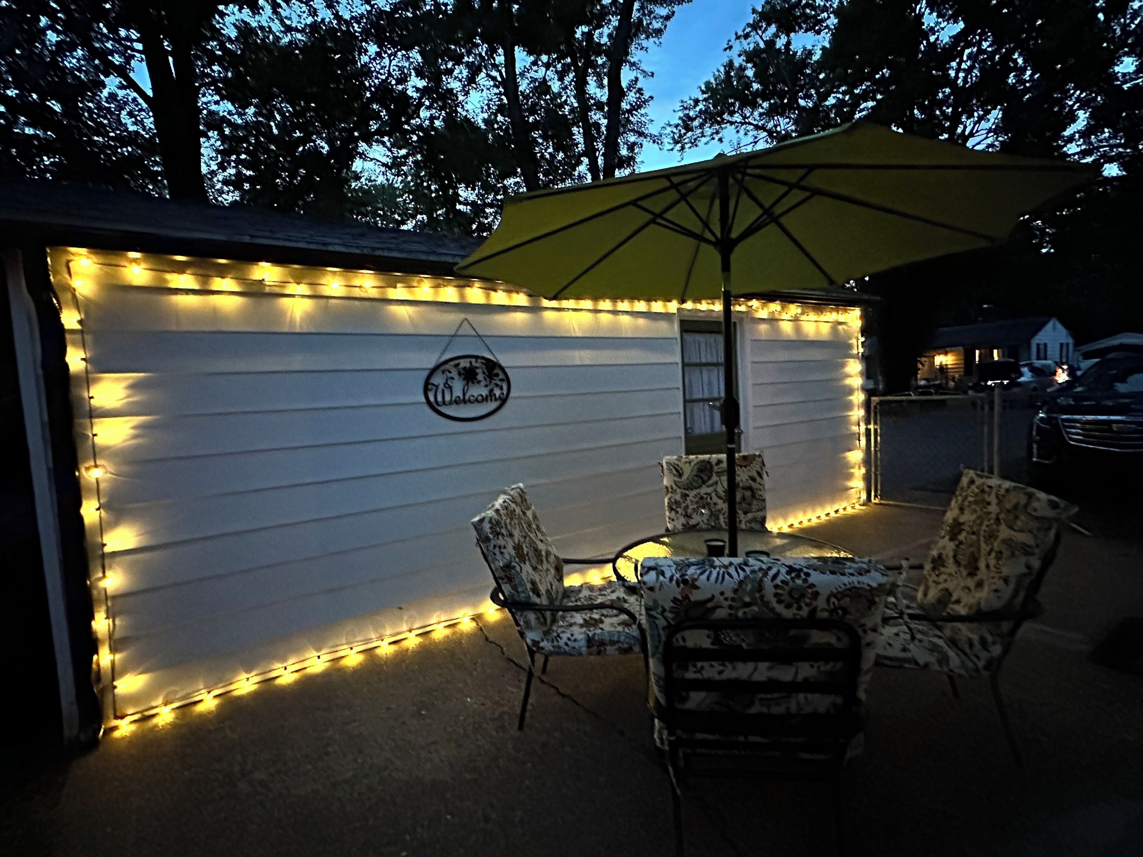Outdoor dining