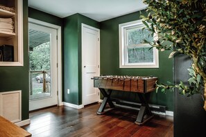 Games room - Inkwood Reserve! Private Lake Dock•Kayaks•HotTub•Sauna•FirePits (Livingston Manor)