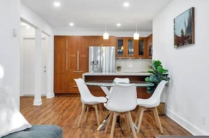 Dining - Walk to Edgemont Village | 2BR Suite (North Vancouver)