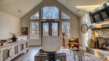 Smart TV, fireplace, video games