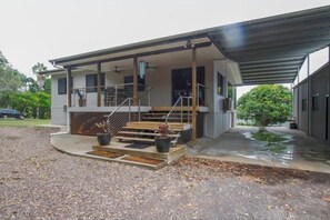 Exterior - River Heads Retreat (River Heads)
