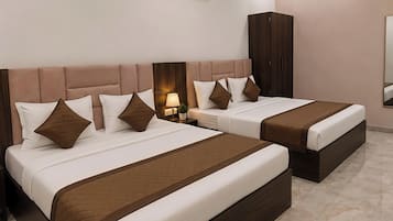 Family Room | Egyptian cotton sheets, premium bedding, memory-foam beds, in-room safe