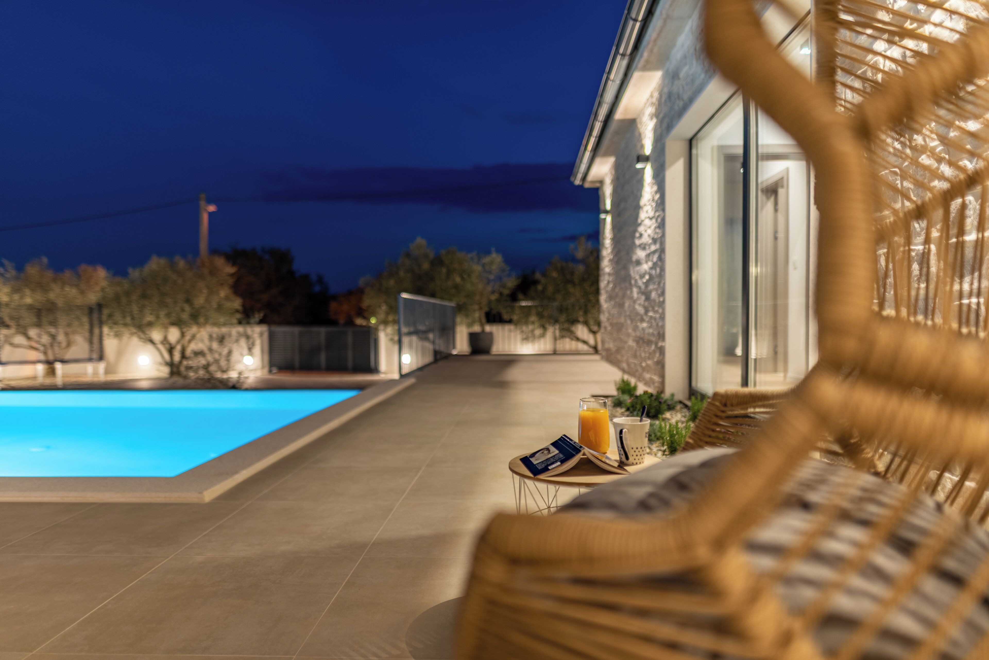Seasonal outdoor pool, pool umbrellas, sun loungers