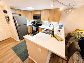 Private kitchen - Vega Apartment Seattle (Seattle)