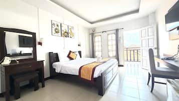Deluxe Double Room, City View | In-room safe, desk, laptop workspace, soundproofing