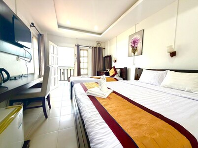 Cozy Corner Hotel
