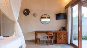 In-room safe, desk, iron/ironing board, free WiFi
