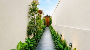 Comfort Villa, Balcony, Garden View | Property grounds