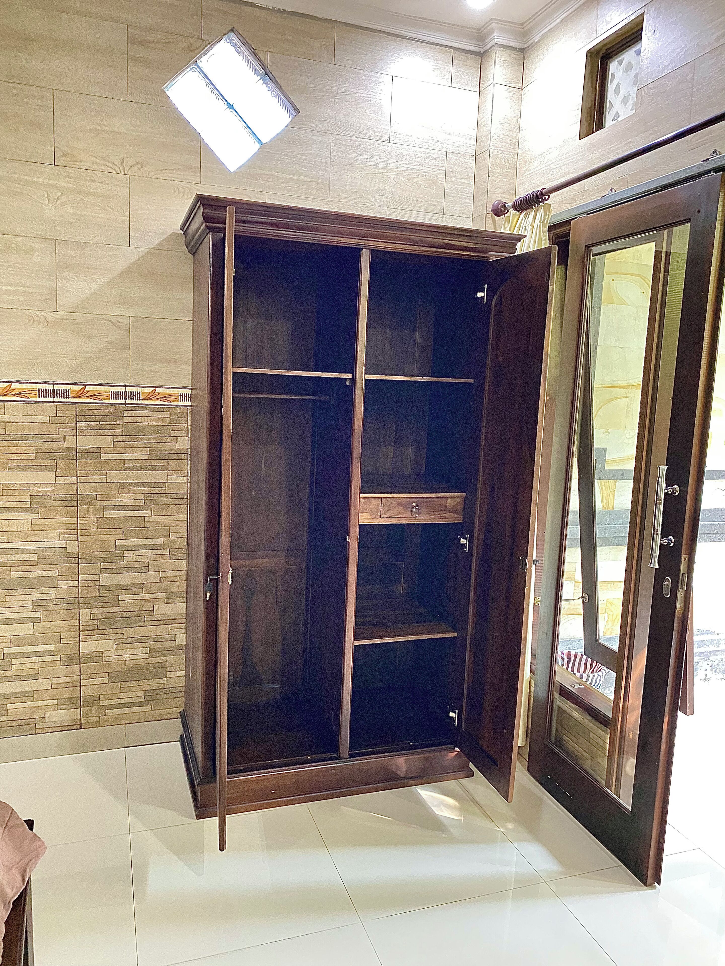 Standard Double Room, Terrace, Garden View | Wardrobe