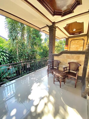 Standard Twin Room, Balcony, Garden View | Terrace/patio - Pancer House (Gianyar)