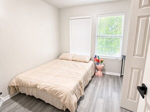 4 Schlafzimmer, Bügeleisen/Bügelbrett, Internetzugang, Bettwäsche