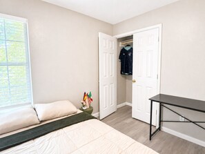 Room - Space City 4BR - 7 Min to NRG Stadium (Houston)