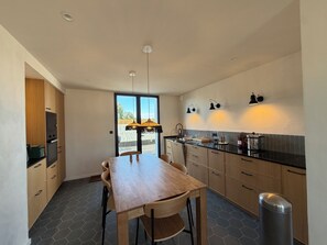 Dining - Vrbo Property (Noirmoutier-en-l'Île)