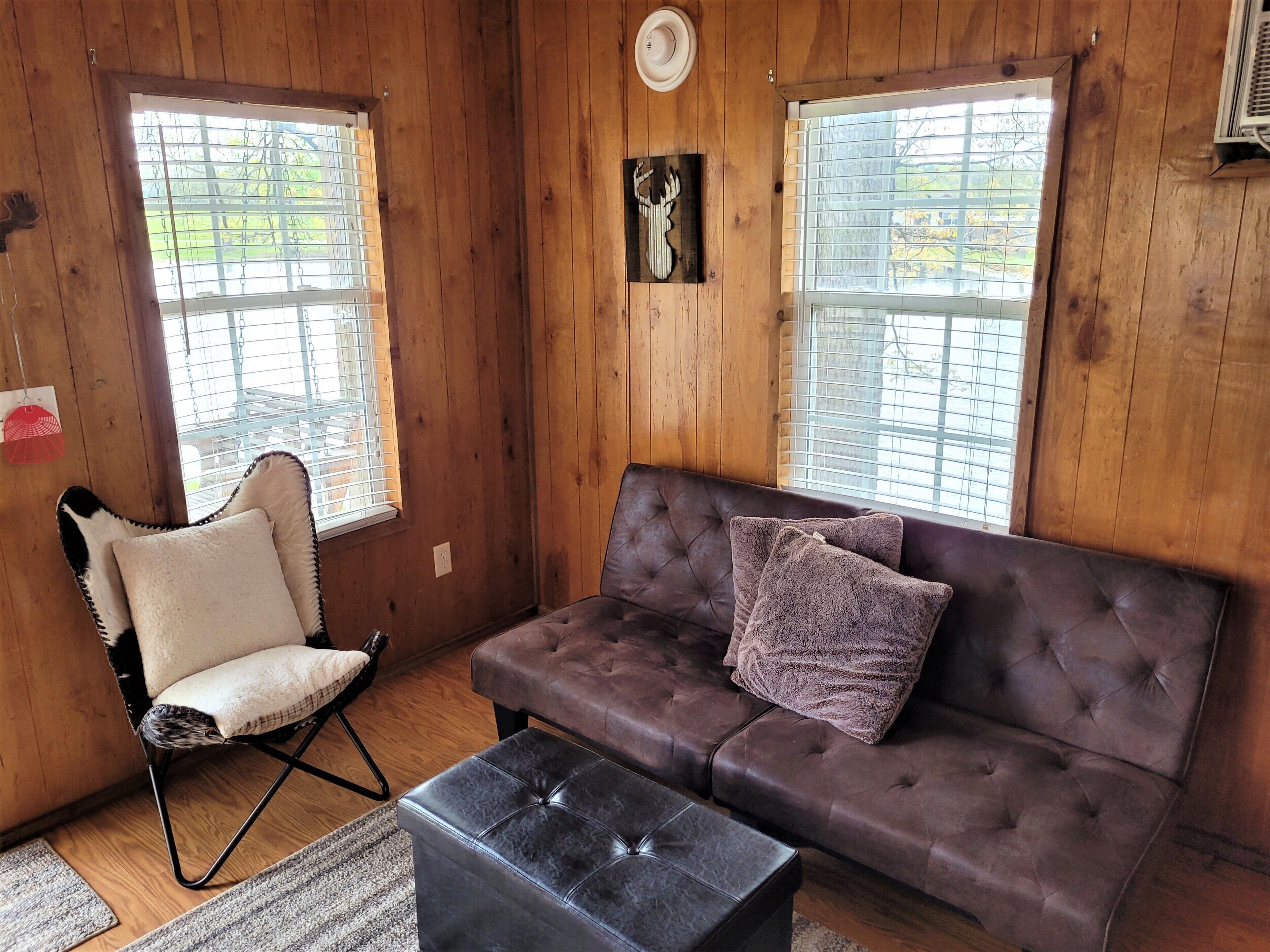 Deluxe Cabin, Lagoon View | Living area