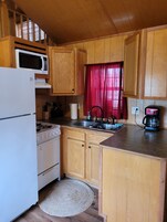 Deluxe Cottage | Private kitchen