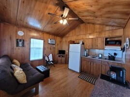 Deluxe Cabin, Lagoon View | Free WiFi, bed sheets