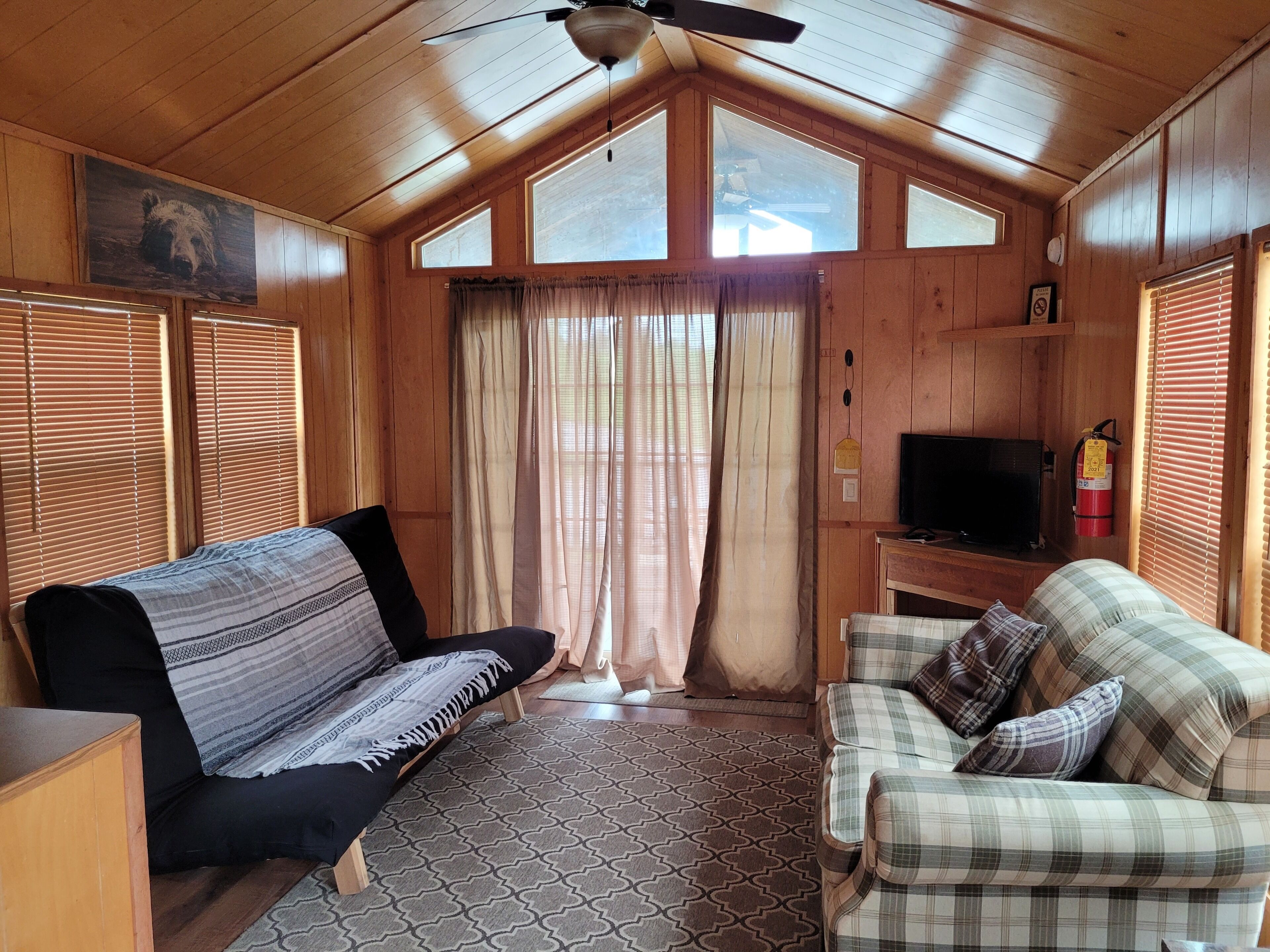 Deluxe Cottage | Free WiFi, bed sheets