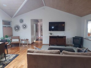 TV, caminetto
