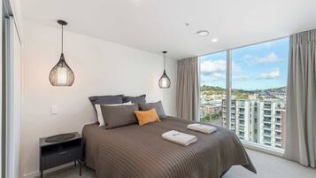 Iron/ironing board, travel cot, WiFi, bed sheets