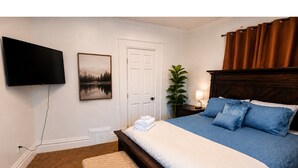 Room - Midtown-2 King Beds•Near Streetcar•30+Nights-WIFI (kansas city)
