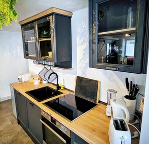 Private kitchen - Vrbo Property (Ingolstadt)