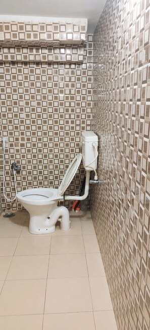 Bathroom - Hotel Shree Inn Uttarakhand (Sitarganj)