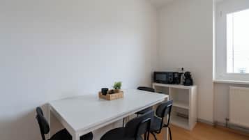 Classic Apartment, 1 Queen Bed with Sofa bed | Dining