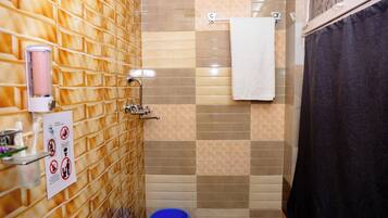 Standard Double Room | Bathroom | Free toiletries, towels, soap, toilet paper