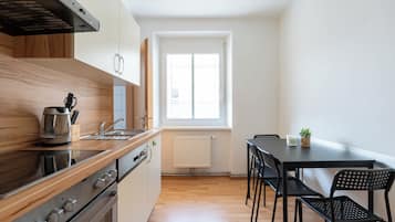 Classic-Apartment, 1 Queen-Bett und Schlafsofa | Eigene Küche
