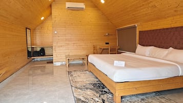 Luxury Room, Mountain View | Desk, laptop workspace, iron/ironing board, free WiFi