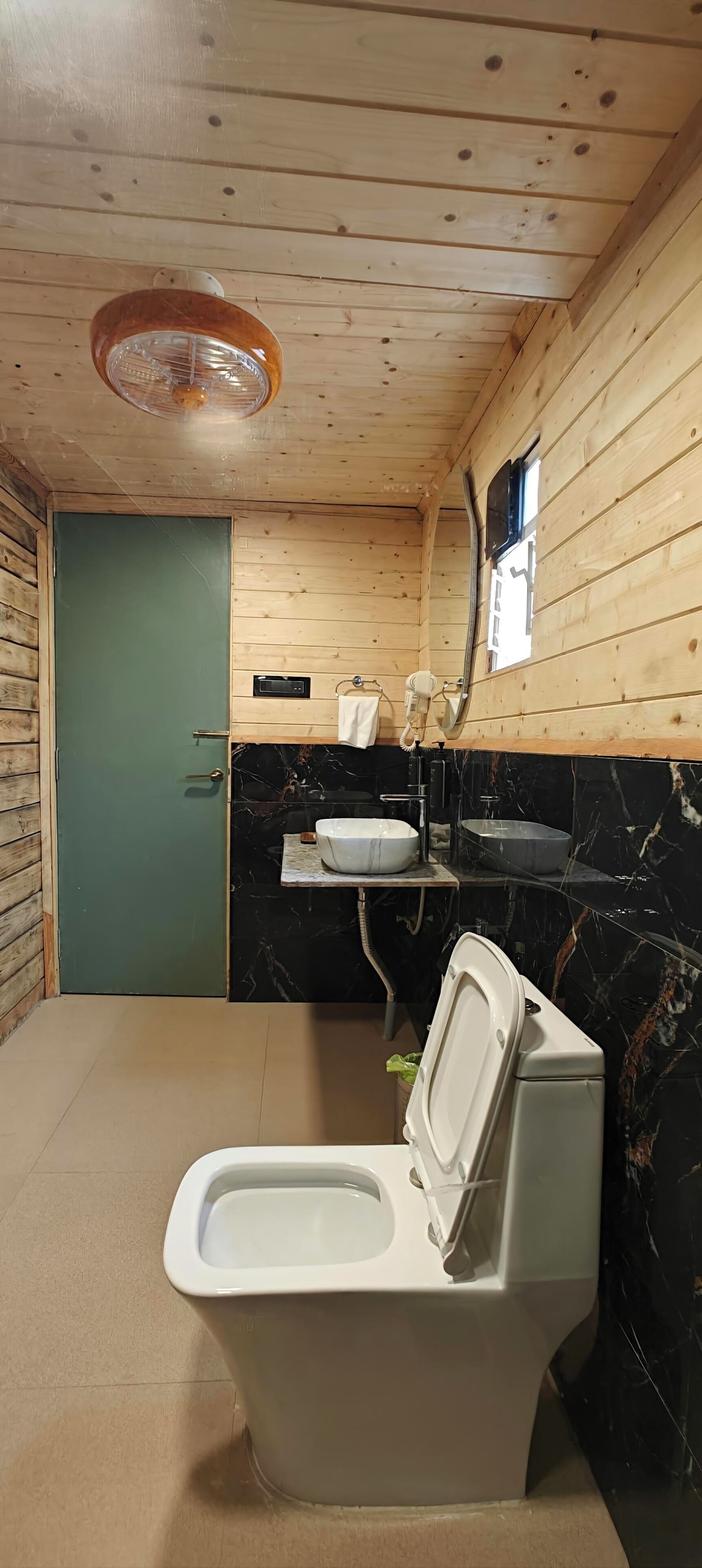 Luxury Room, Mountain View | Bathroom | Shower, free toiletries, hair dryer, towels