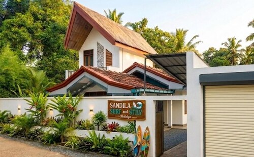 Sandila Surf and Stay Hiriketiya