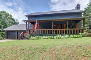 Exterior - Fire Pit w/ Mtn Views! Blue Ridge Cabin Retreat (Blue Ridge)