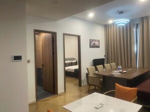 Deluxe Suite, River View | Dining - Zivana Luxury Hotel - Lumiere Riverside (An Khanh)