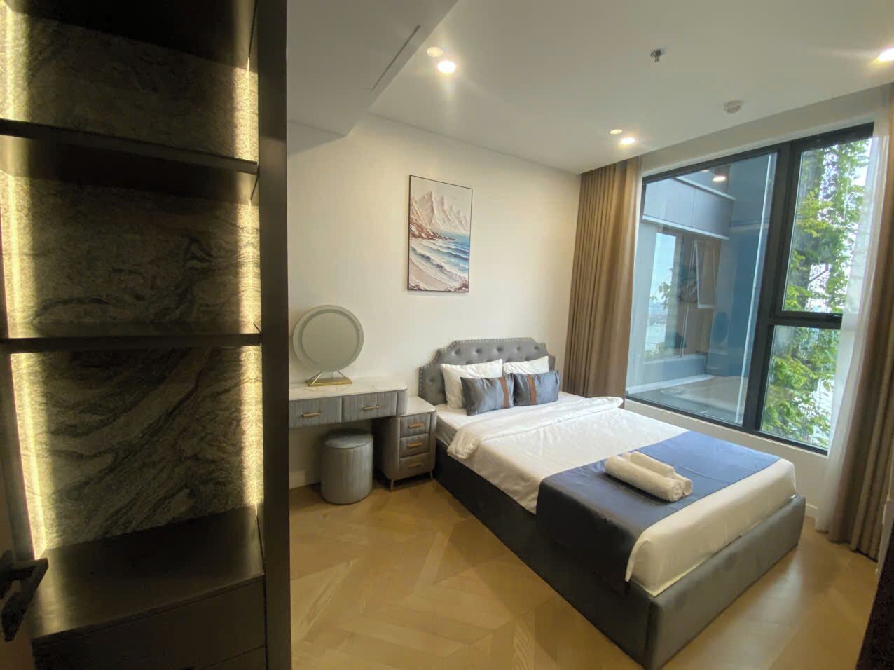Deluxe Suite, River View