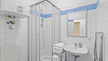 Basic Apartment, 1 Bedroom | Bathroom