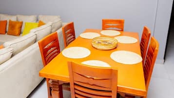Comfort Apartment, City View | Dining