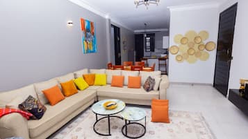 Leilighet – comfort, byutsikt | Oppholdsområde
