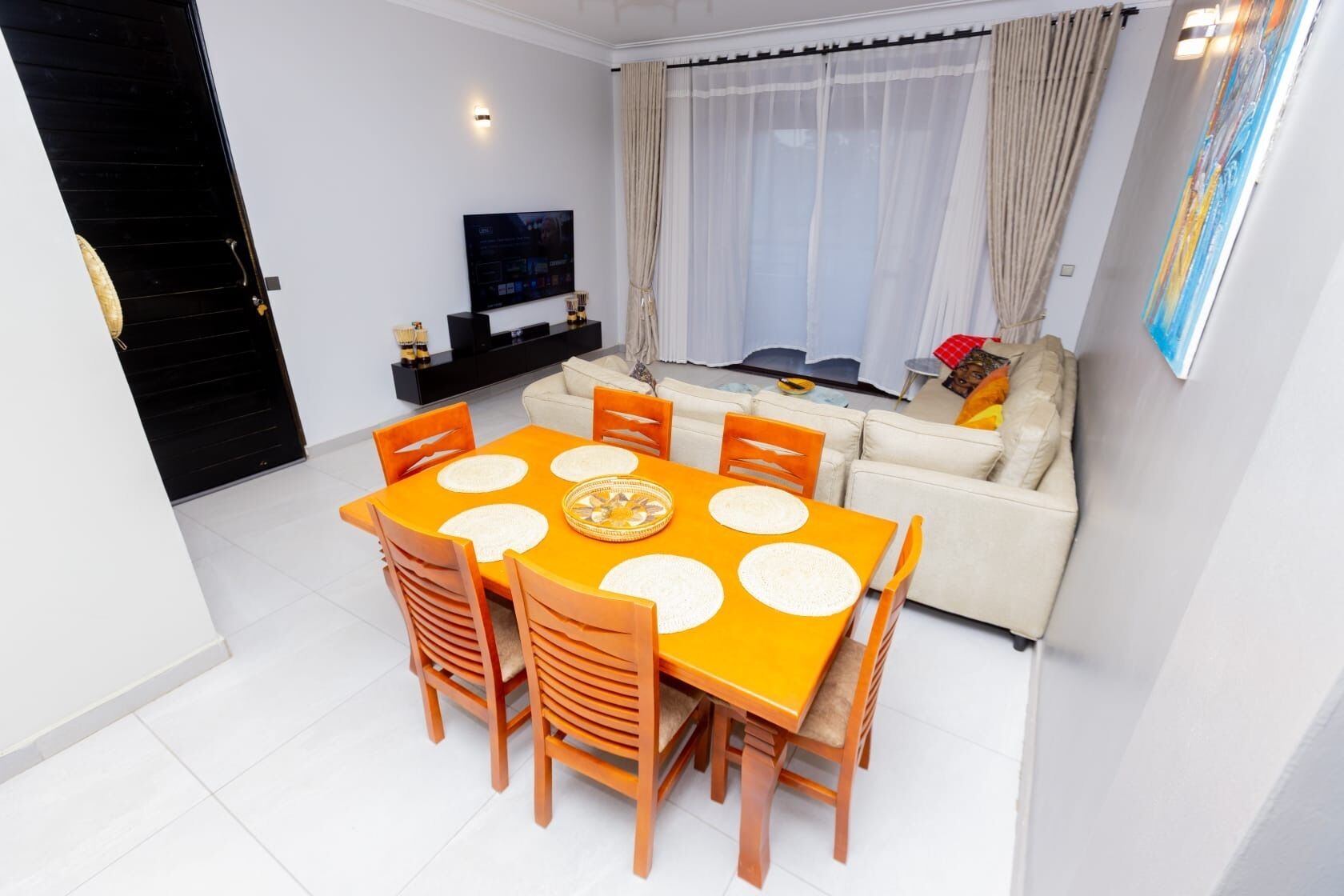 Comfort Apartment, City View | Dining