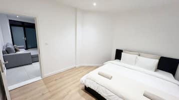1 bedroom, in-room safe, iron/ironing board, free WiFi