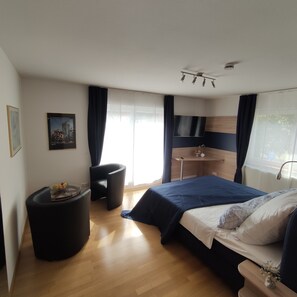 Iron/ironing board, WiFi, bed sheets - Vrbo Property (Wilhelmsthal, Oberfr)