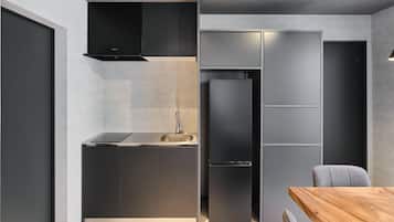 Vila conforto | Cozinha privada | Geladeira grande, micro-ondas, panela elétrica de arroz