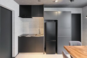Vila conforto | Cozinha privada | Geladeira grande, micro-ondas, panela elétrica de arroz