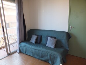Living area - Vrbo Property (Canet-en-Roussillon)