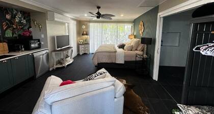 Experience first-class service at Bay Bliss Haven, a unique, tranquil setting.