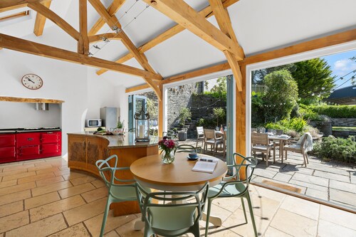 Lower Easton Farmhouse