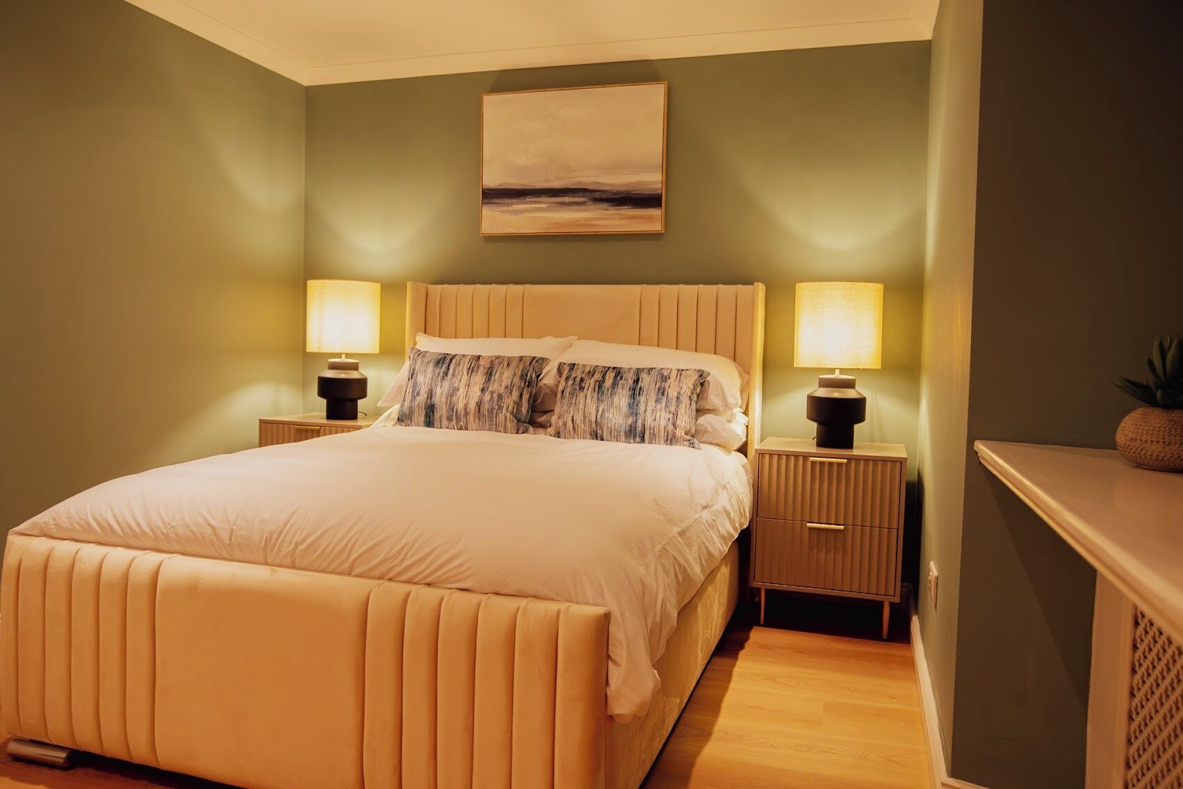6 bedrooms, iron/ironing board, WiFi, bed sheets